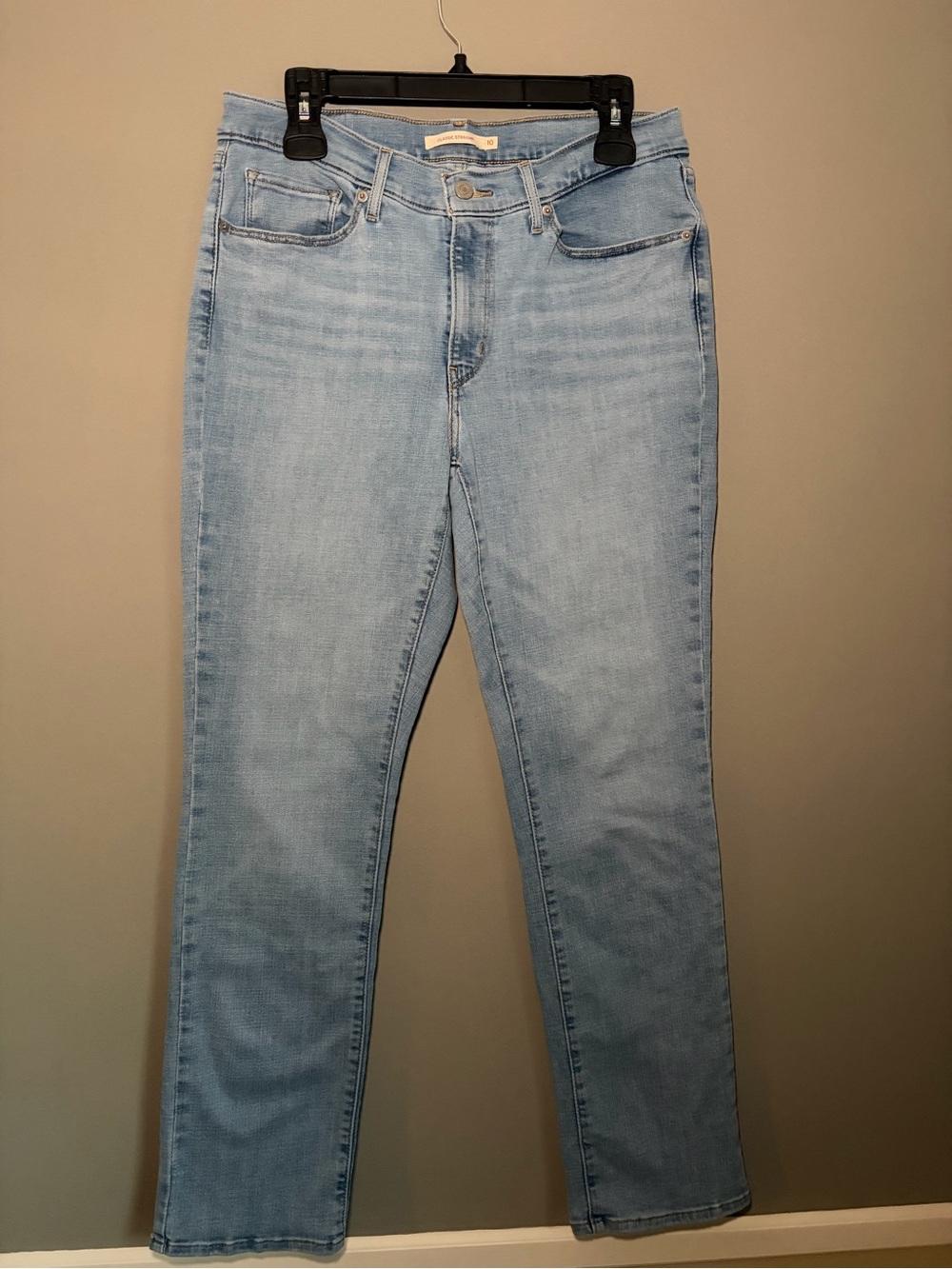 Levi’s Classic Straight Jeans Size 10 Light Wash Mid Rise Cotton Stretch Denim